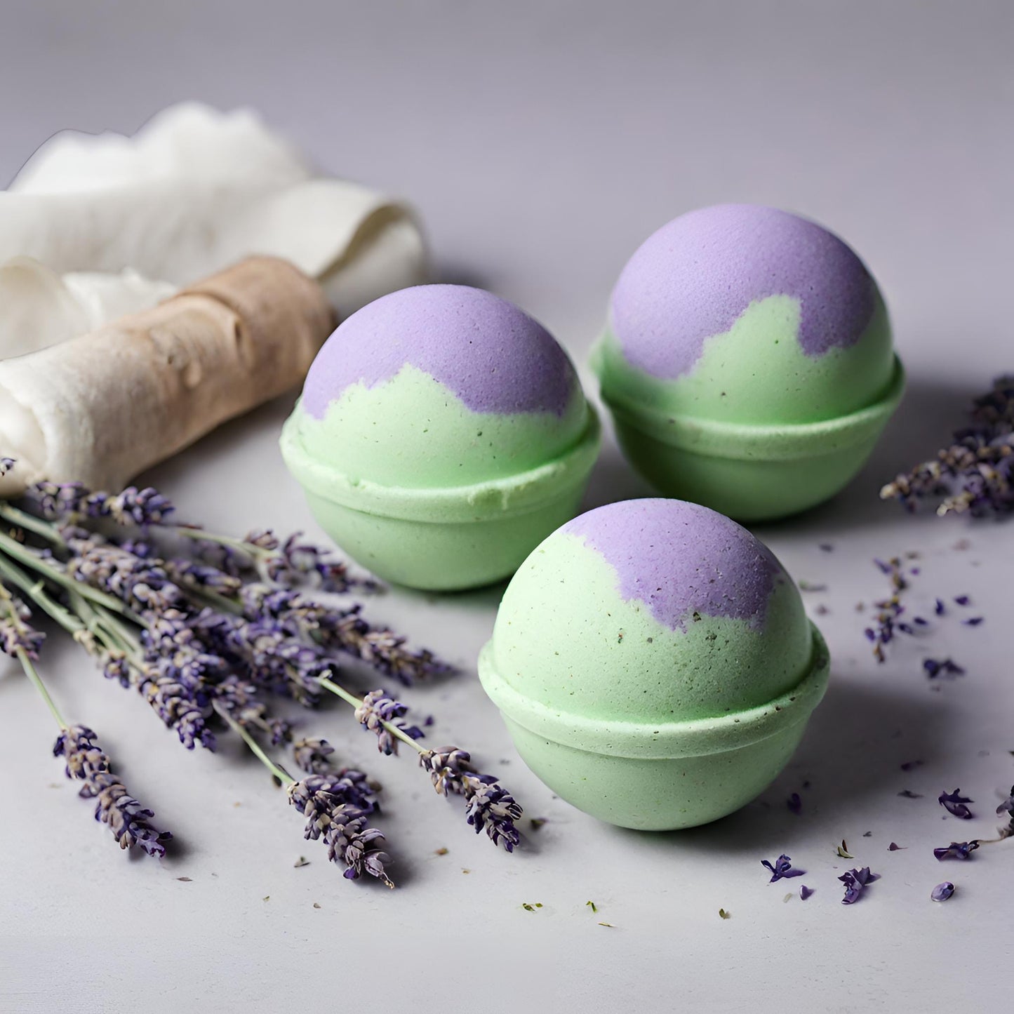 LAVENDER & GREEN TEA BATH BOMB